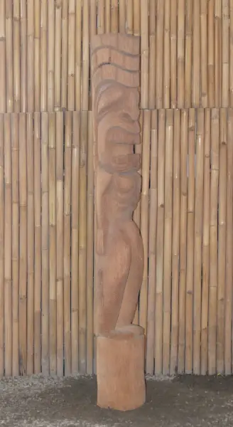 Artikelbild 2 des Artikels “Tiki-Statue im polynesischen Stil - aus Kokospalme Tiki-Statue aus Kokosnussholz ca. 18-28 cm Durchmesser ca. 200 cm Höhe Modell 40 Ganzkörper “